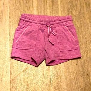 Little girls shorts pockets and back pocket